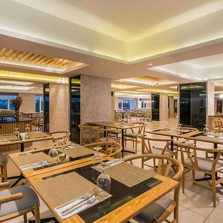 Rattanachol Hotel Чонбурі Екстер'єр фото
