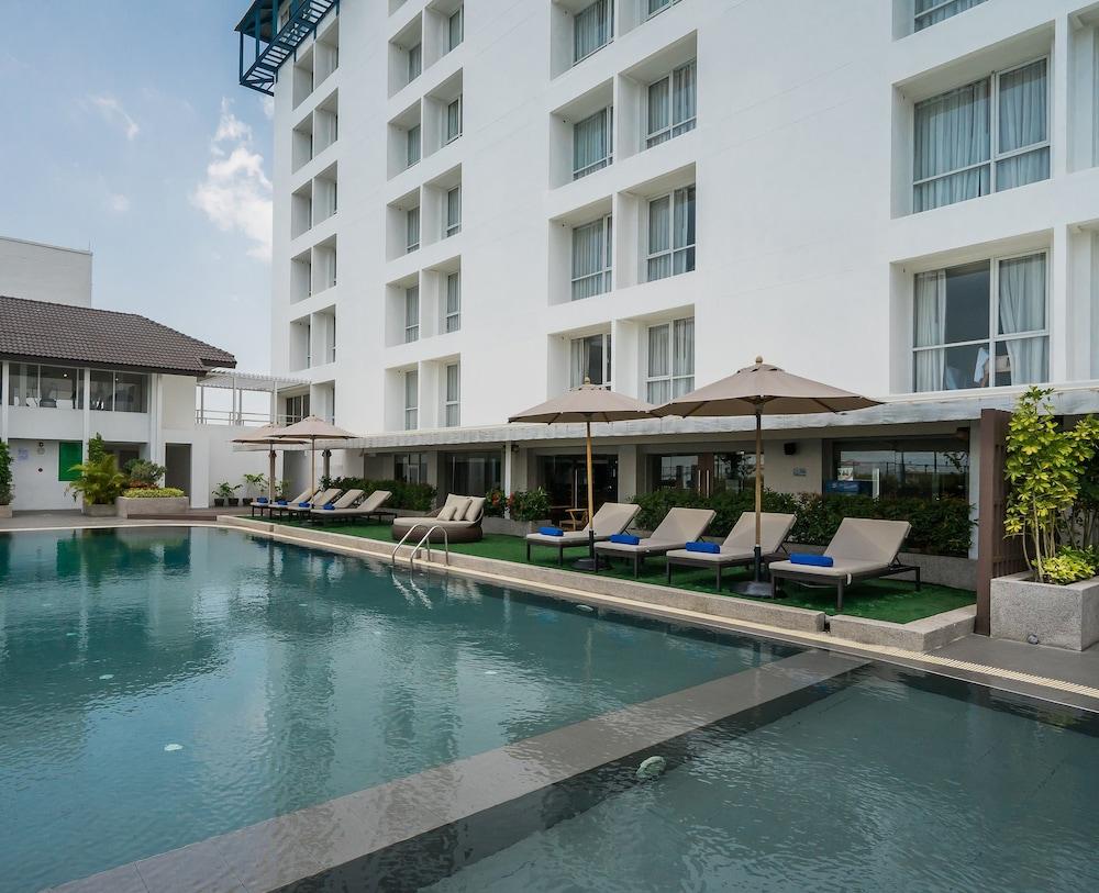 Rattanachol Hotel Чонбурі Екстер'єр фото