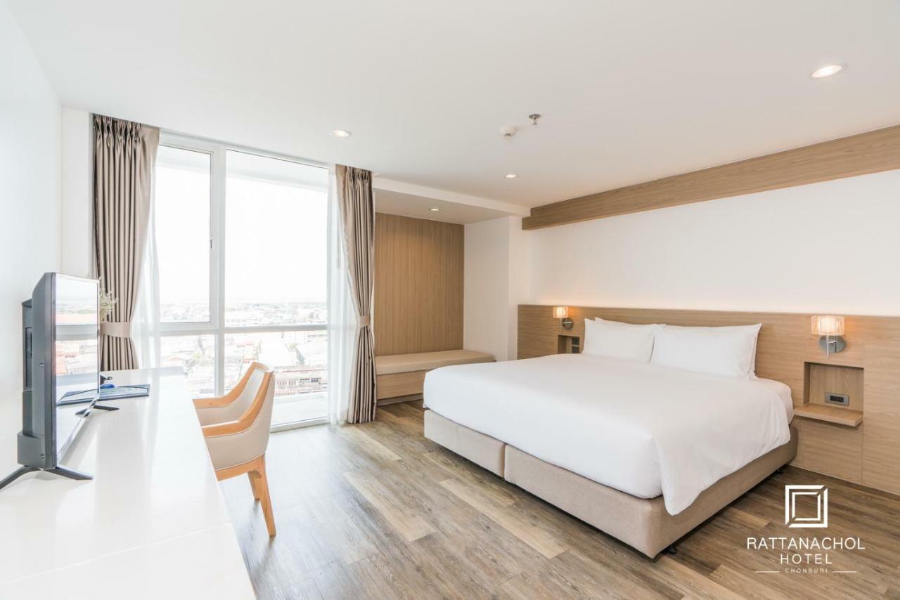Rattanachol Hotel Чонбурі Екстер'єр фото
