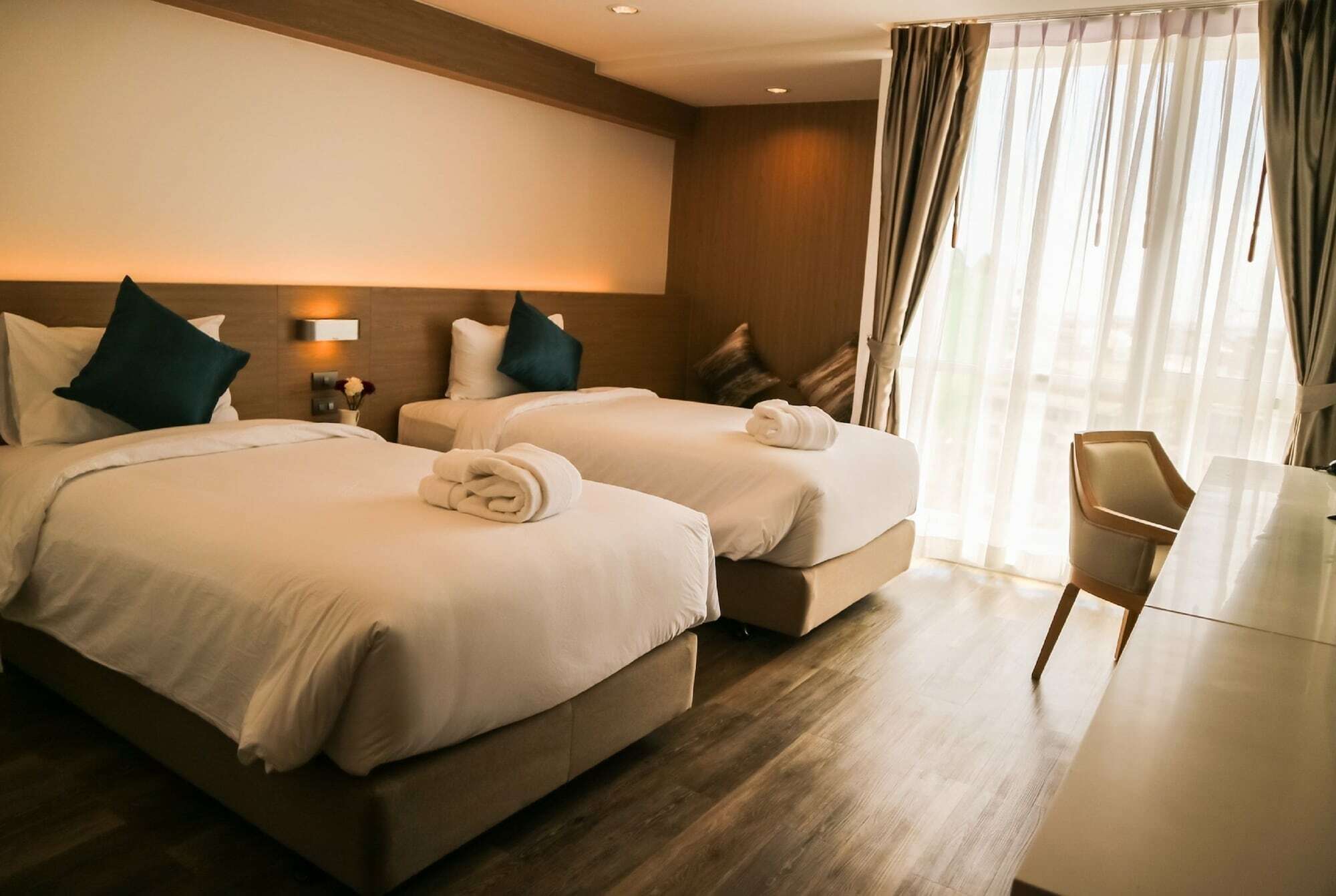Rattanachol Hotel Чонбурі Екстер'єр фото